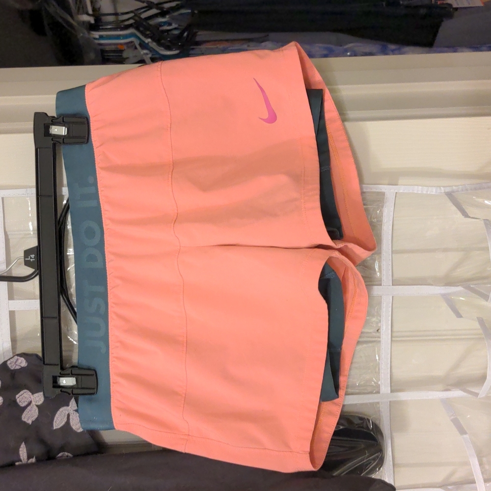 Like new condition active shorts